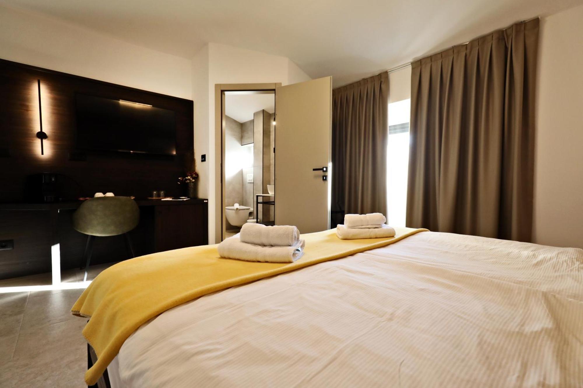 Arena Prestige Rooms Pula Ngoại thất bức ảnh